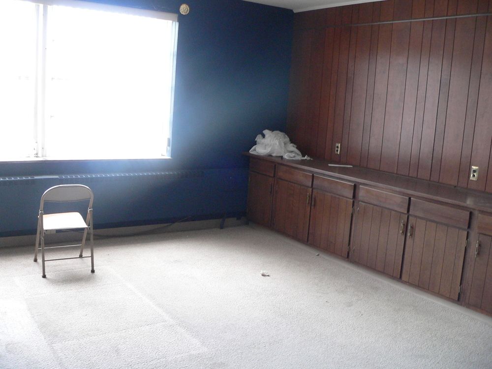 Two-Story Office Building: 111 S 4th St, Danville, KY 40422